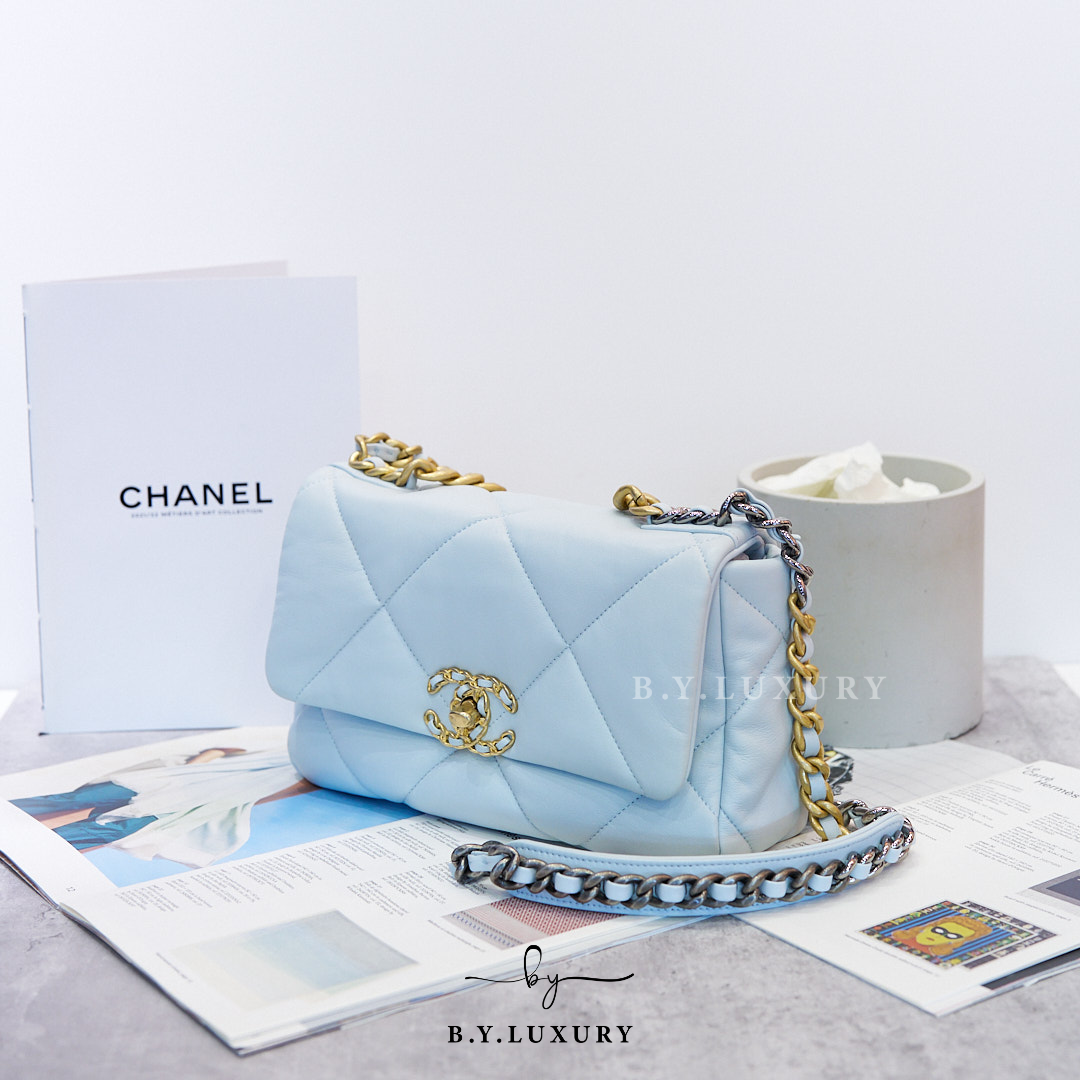 全新現貨 CHANEL 19 Medium 小羊皮 中號 淺藍色