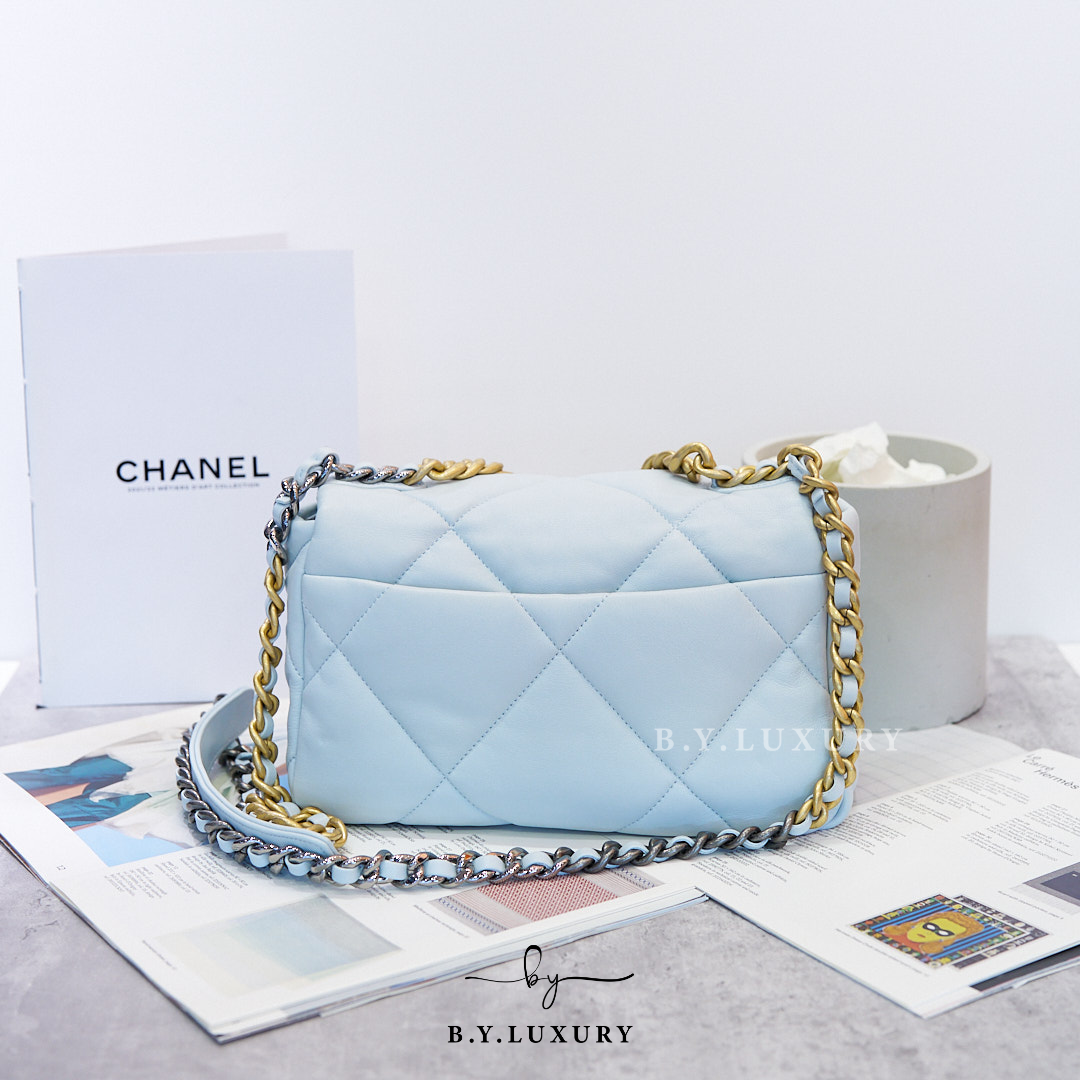 全新現貨 CHANEL 19 Medium 小羊皮 中號 淺藍色