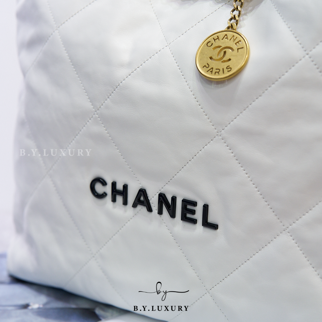 閑置品 CHANEL 22 Medium Shiny Calfskin White AS3261