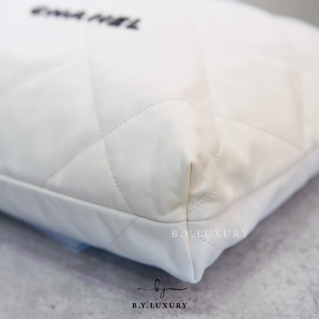 閑置品 CHANEL 22 Medium Shiny Calfskin White AS3261