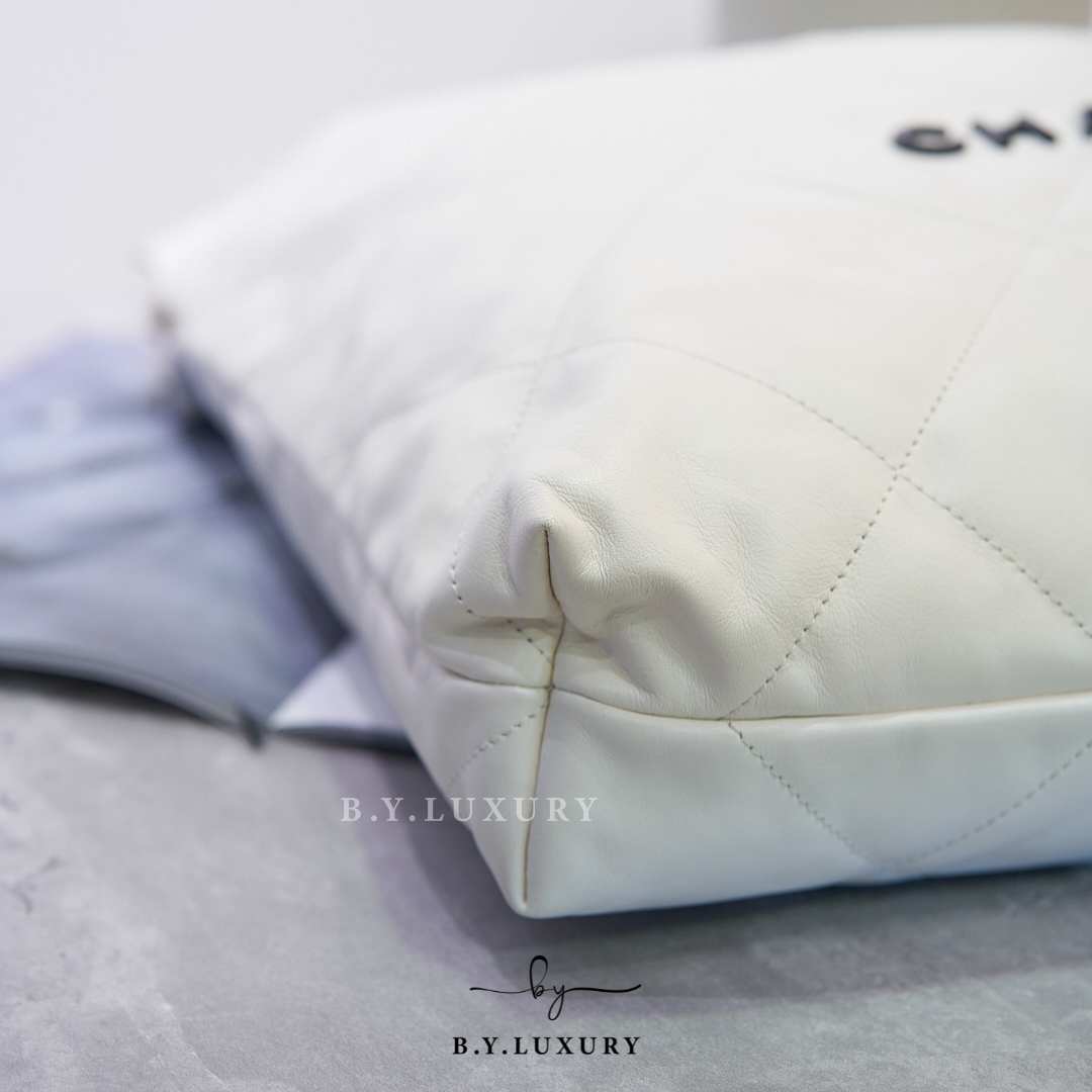 閑置品 CHANEL 22 Medium Shiny Calfskin White AS3261