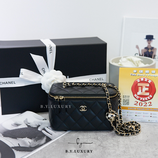 全新現貨 CHANEL Vanity Case 23C 黑白足球 長盒子 廢包 AP2303