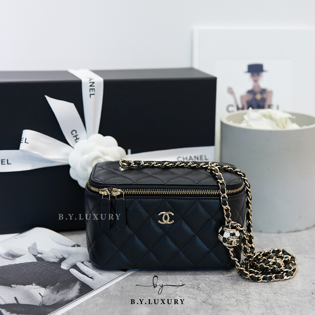 全新現貨 CHANEL Vanity Case 23C 黑白足球 長盒子 廢包 AP2303