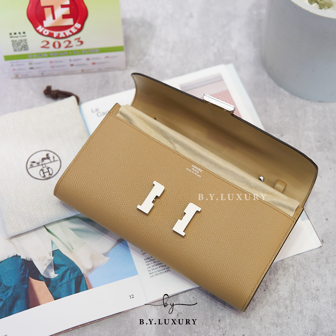 全新現貨 HERMES Constance To Go Wallet with strap Epsom 0M 新茶色 I2 奶油色 琺瑯扣