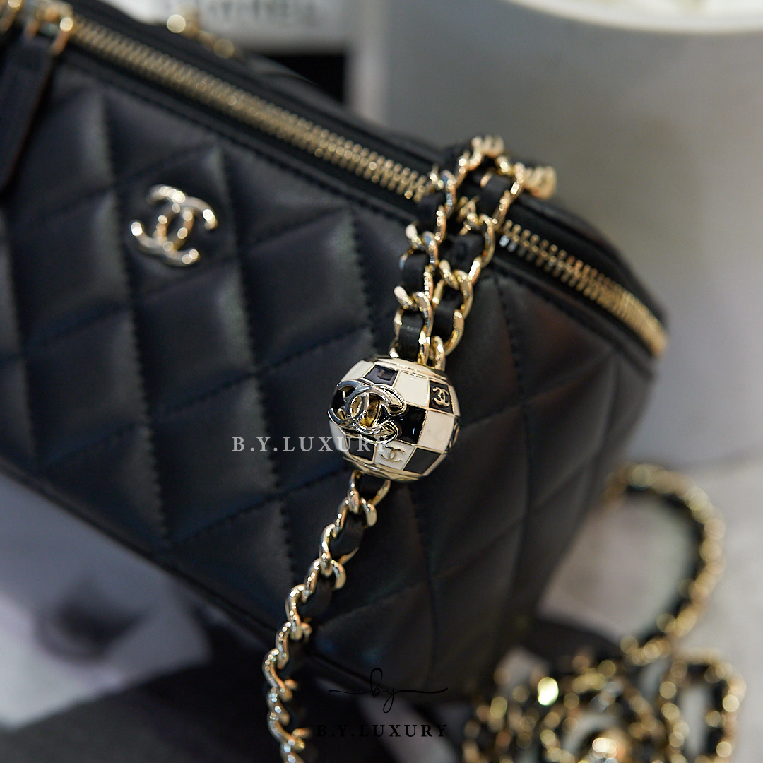 全新現貨 CHANEL Vanity Case 23C 黑白足球 長盒子 廢包 AP2303