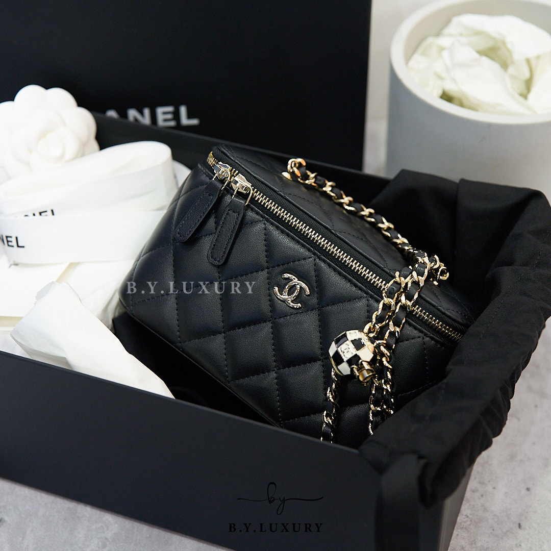 全新現貨 CHANEL Vanity Case 23C 黑白足球 長盒子 廢包 AP2303
