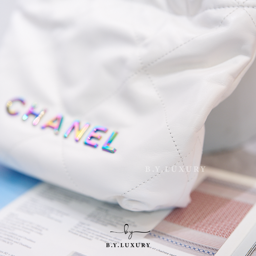 閑置品 CHANEL 22 mini VIP 24C 限量款 白色 小牛皮 幻彩 彩虹金屬